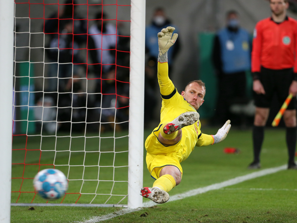 Marvin Schwäbe hat seinen Vertrag beim 1. FC Köln verlängert