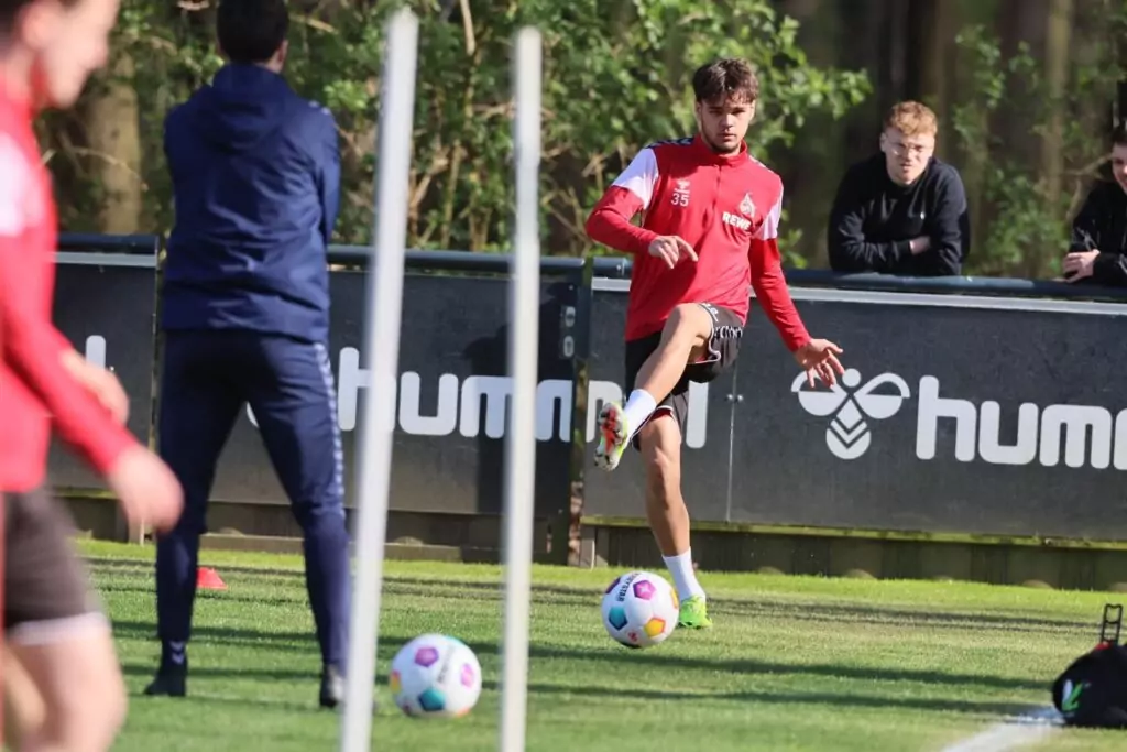Max Finkgräfe nimmt wieder am Training teil