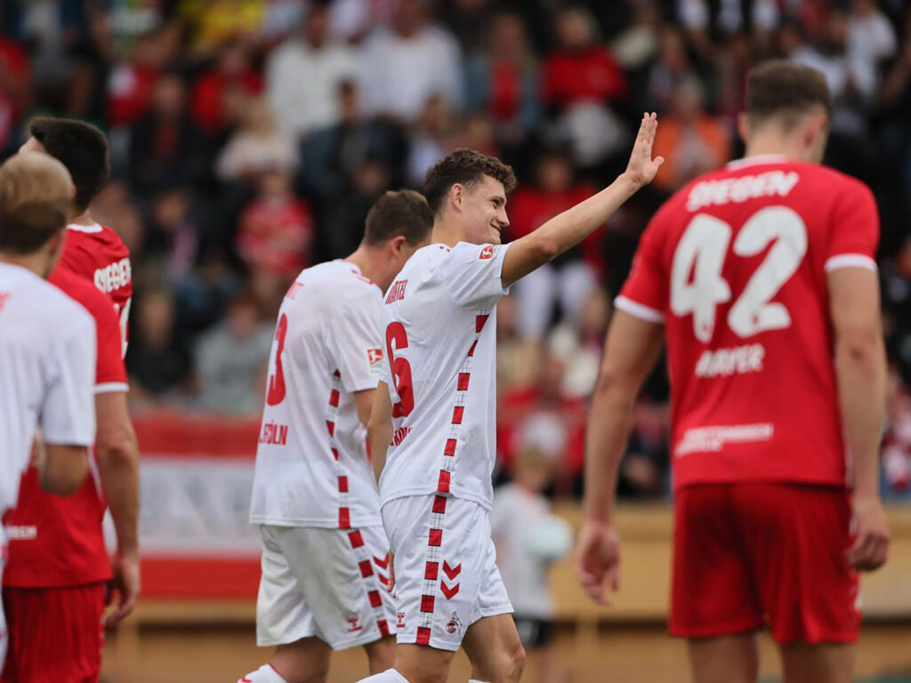 1. FC Köln gewinnt Test gegen Siegen