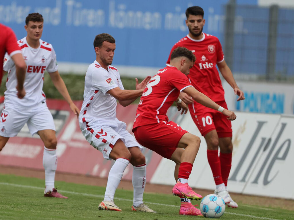 1. FC Köln gewinnt Test gegen Siegen