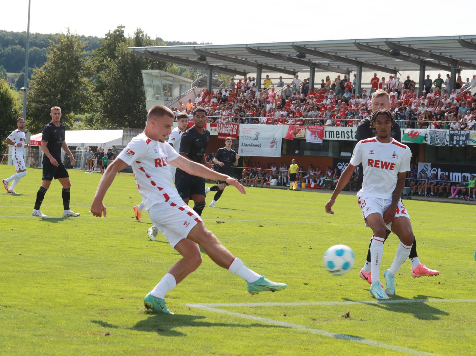 Tim Lemperle und Damion Downs vom 1. FC Köln.