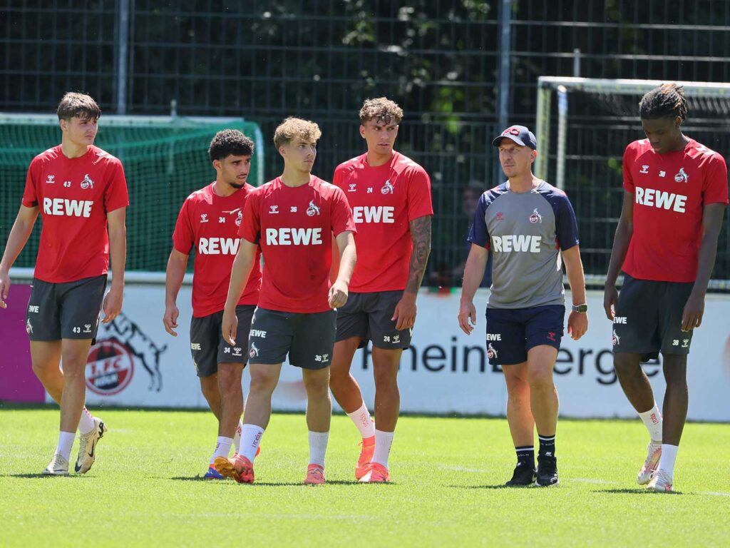 Jaka Cuber Potocnik, Fayssal Harchaoui, Meiko Wäschenbach, Julian Pauli, Gerhard Struber, Elias Bakatukanda vom 1. FC Köln