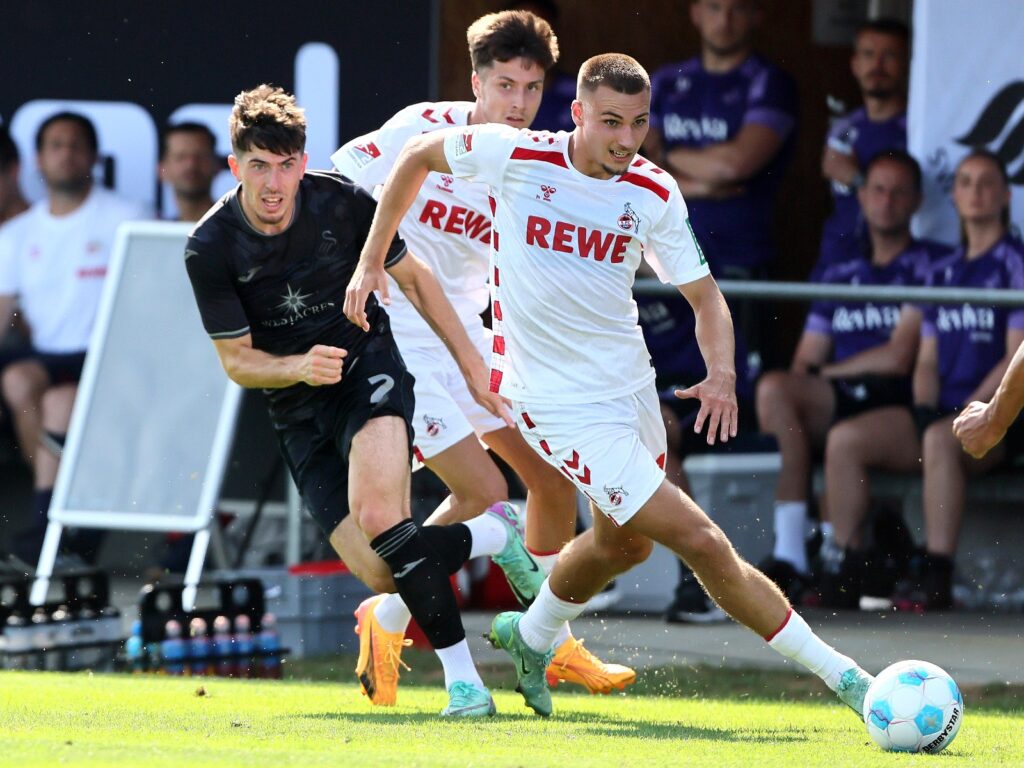 Tim Lemperle vom 1. FC Köln im Angriff.