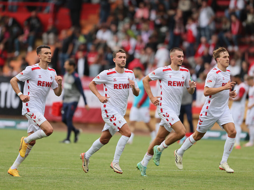 Dejan Ljubicic, Luca Waldschmidt, Tim Lemperle und Timo Hübers vom 1. FC Köln 