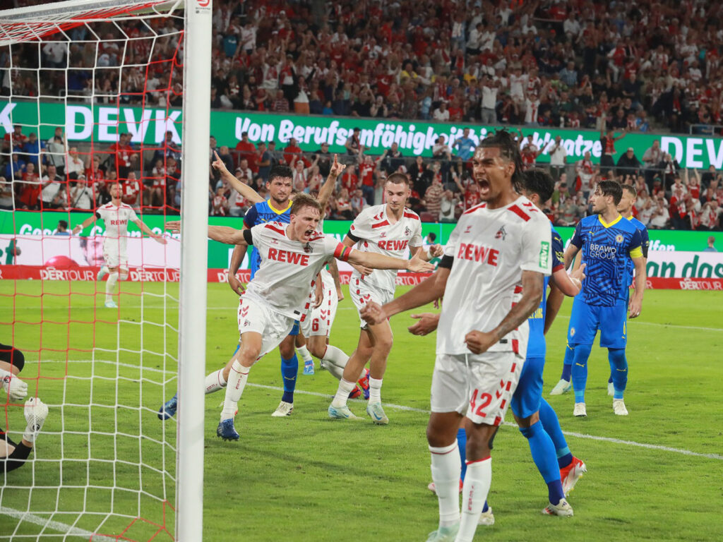 Timo Hübers jubelt nach der Führung vom 1. FC Köln