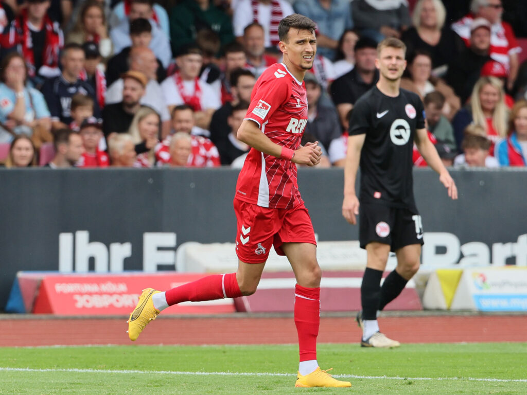 Dejan Ljubicic wird auch weiterhin im Trikot des 1. FC Köln spielen