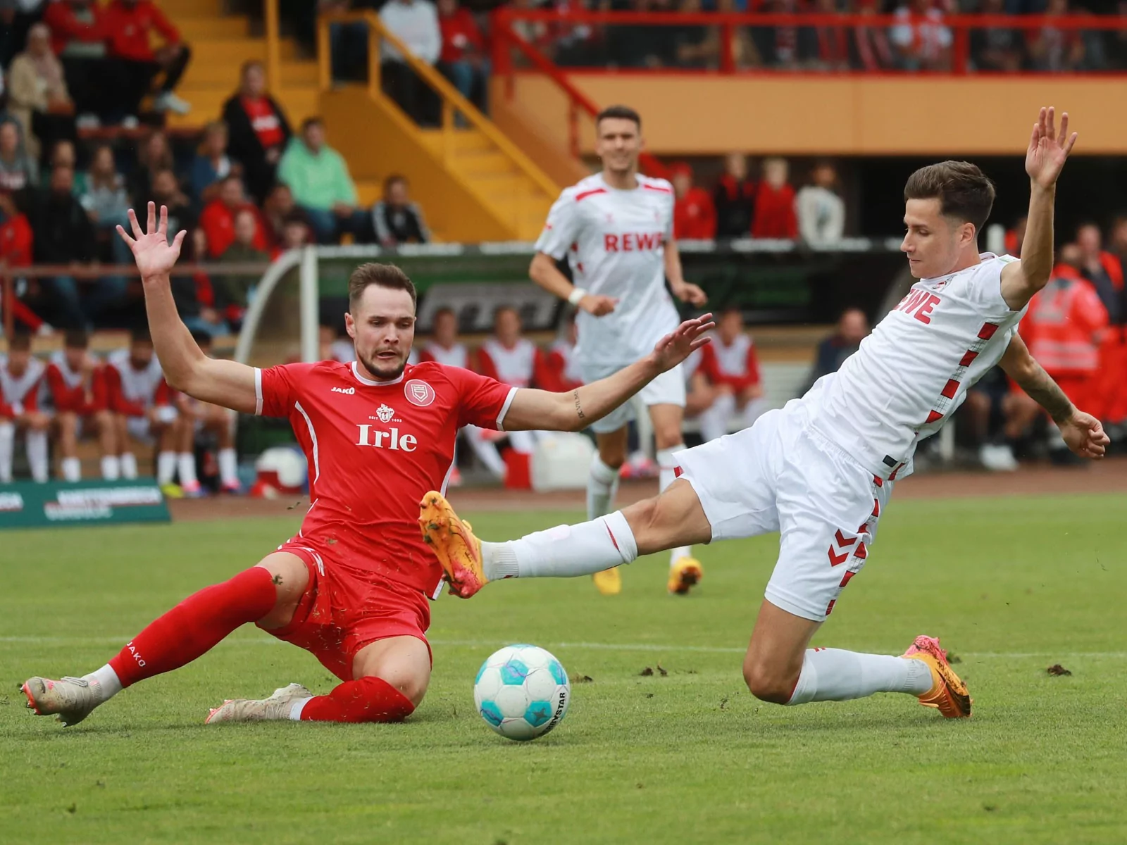 Denis Huseinbasic im Testspiel des 1. FC Köln