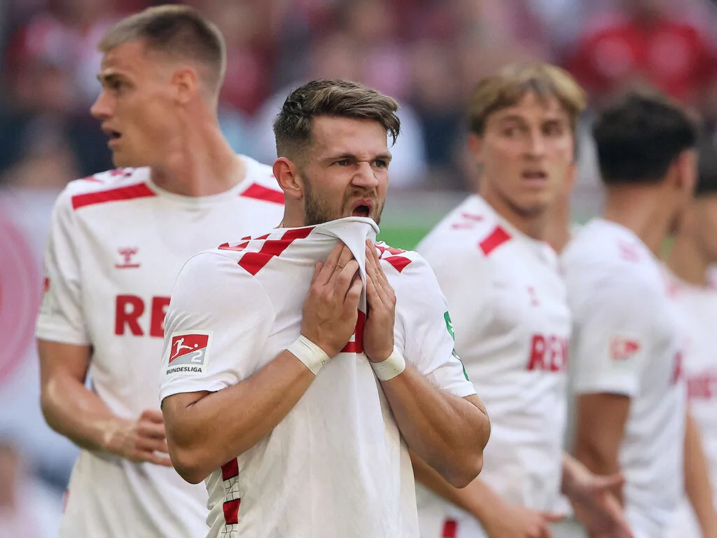 Jan Thielmann enttäuscht nach einem Spiel des 1. FC Köln