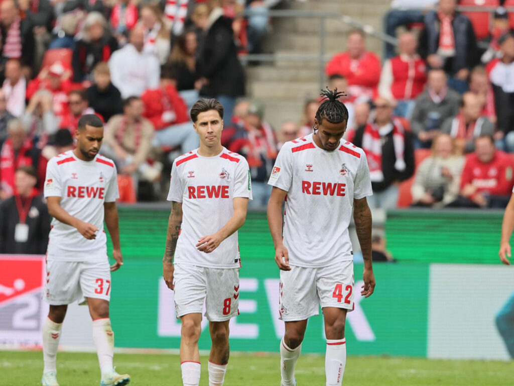 Enttäuschte Spieler des 1. FC Köln