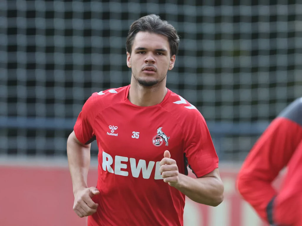 Max Finkgräfe beim Training des 1. FC Köln