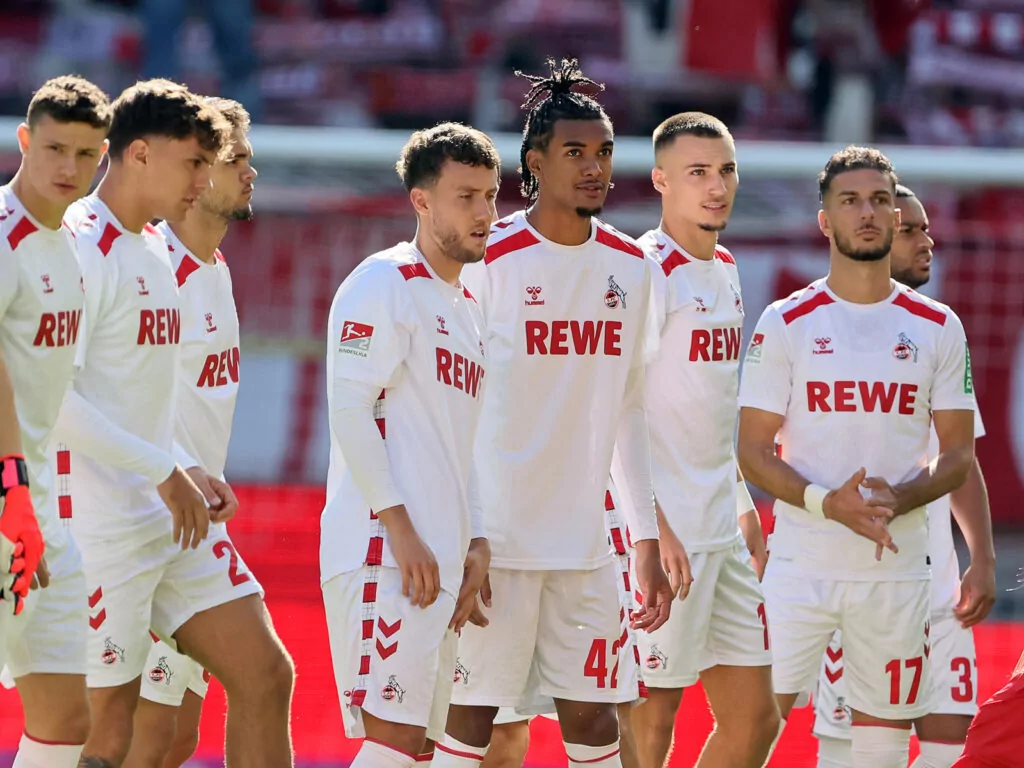 Die Spieler des 1. FC Köln freuen sich nach ihrem Sieg über den SSV Ulm.