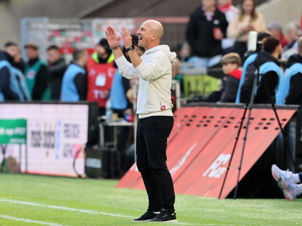 Gerhard Struber coacht an der Seitenlinie den 1. FC Köln.