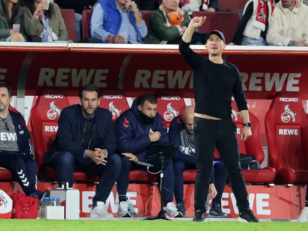 Gerhard Struber beim Spiel des 1. FC Köln gegen Paderborn