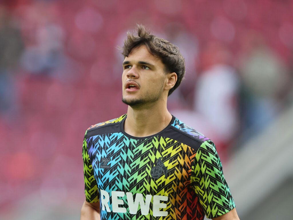 Max Finkgräfe beim Aufwärmen des 1. FC Köln