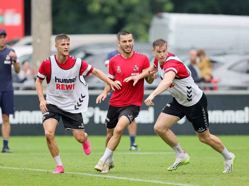 Rasmus Carstensen, Sargis Adamyan und Steffen Tigges beim Training des 1. FC Köln