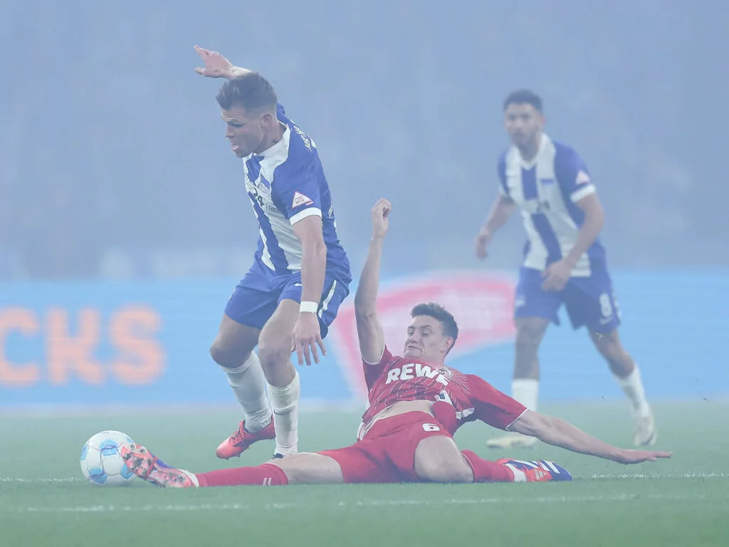 Eric Martel im Zweikampf für den 1. FC Köln