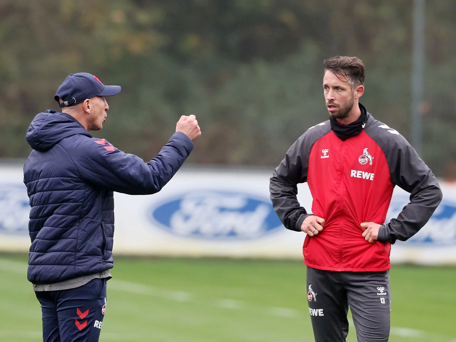 Mark Uth mit Gerhard Struber beim Training des 1. FC Köln