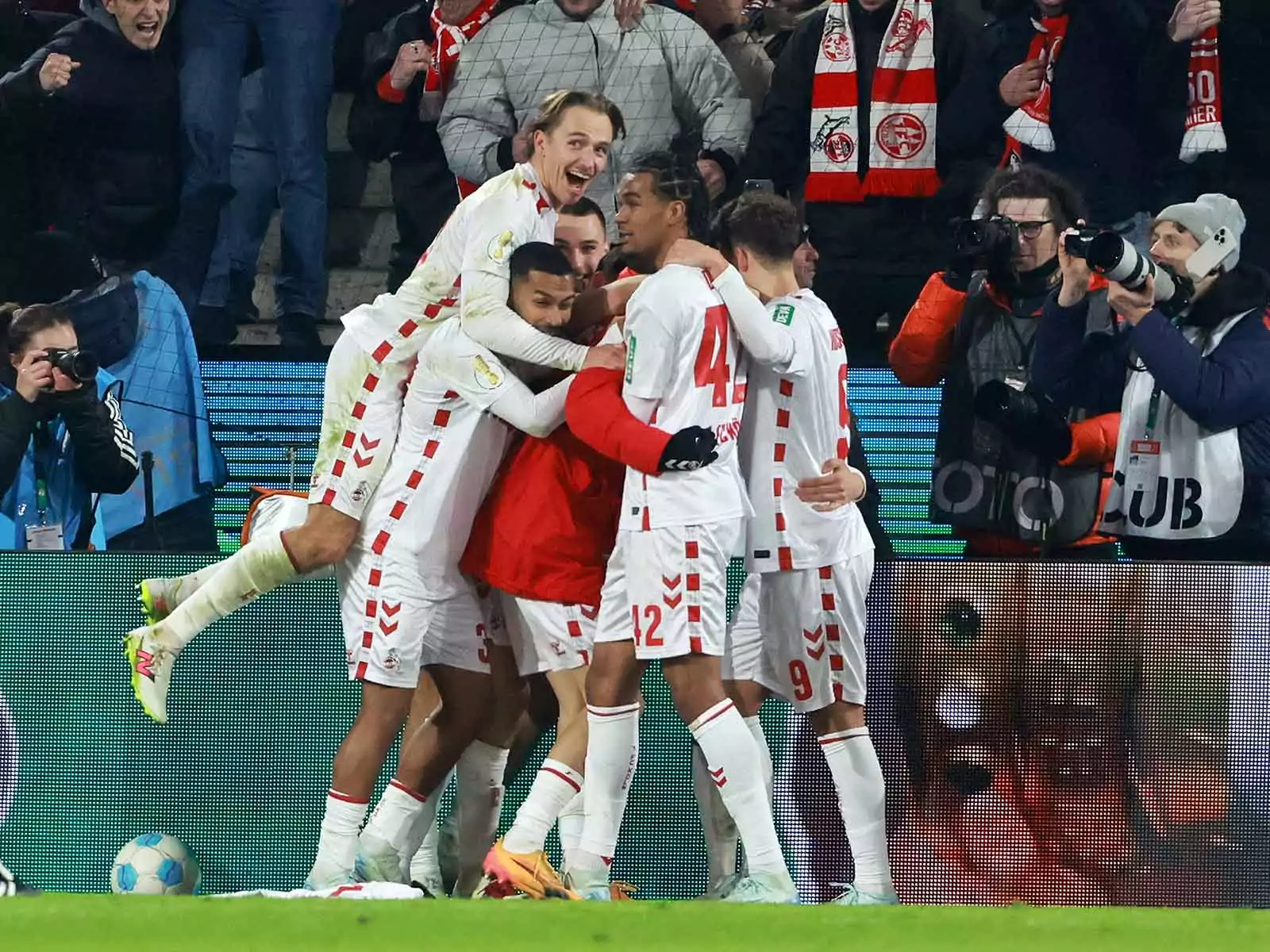 Jubel bei den Spielern des 1. FC Köln