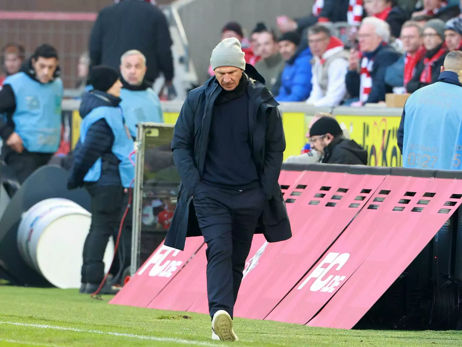 Gerhard Struber beim 2:2 des 1. FC Köln gegen Hannover