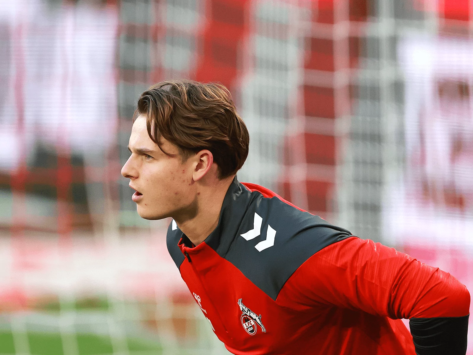 Jonas Urbig im Tor des 1. FC Köln