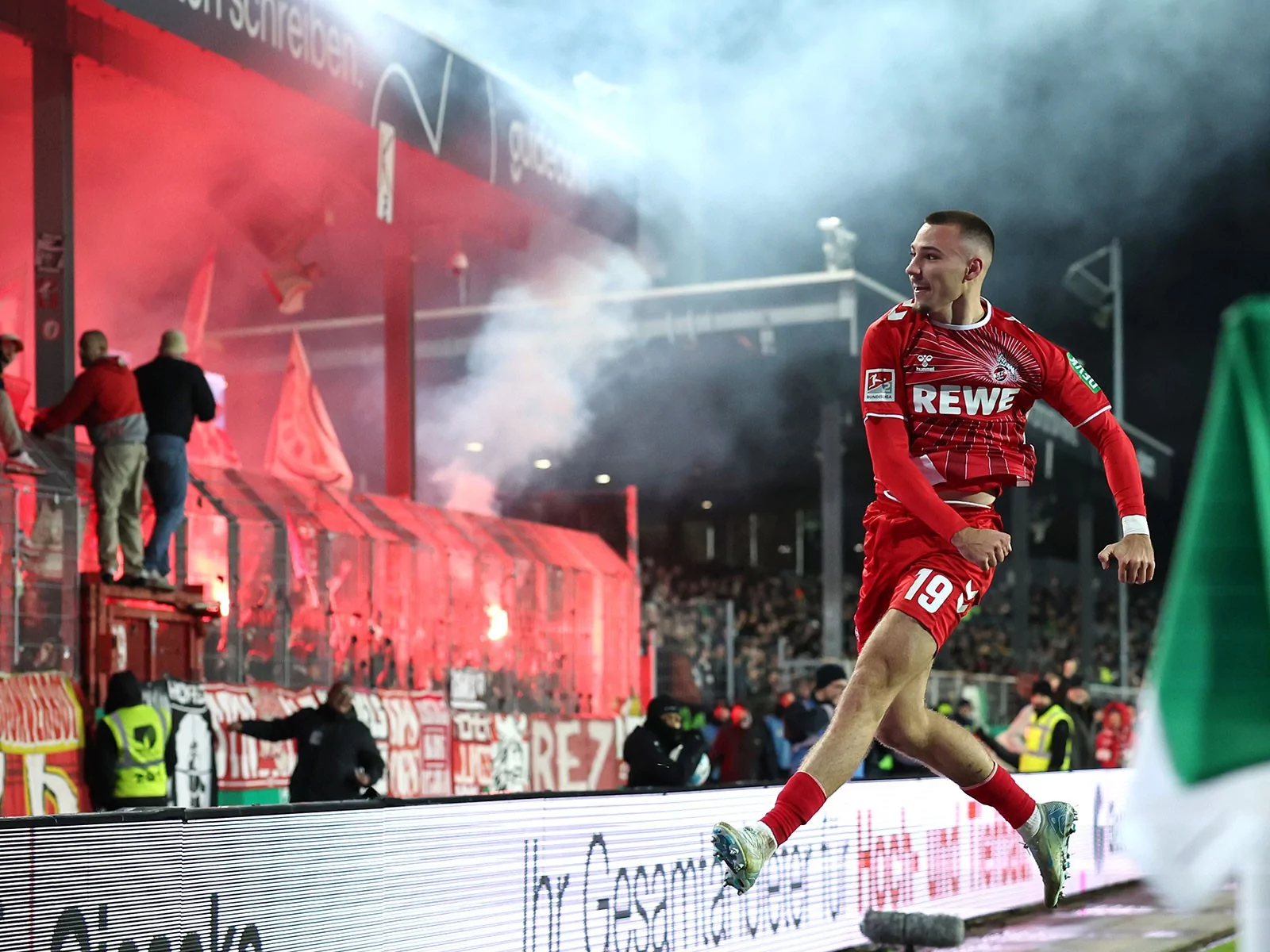 Tim Lemperle jubelt