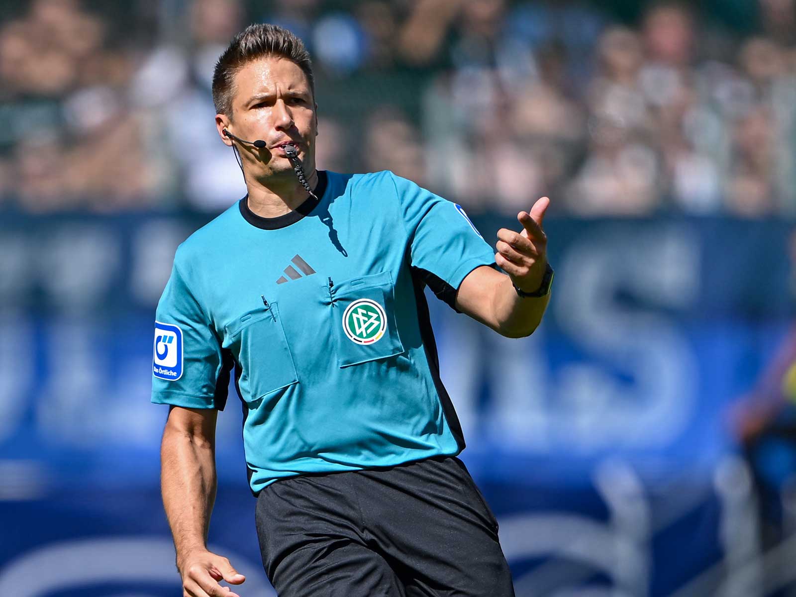 Tobias Reichel pfeift Köln gegen Hertha BSC