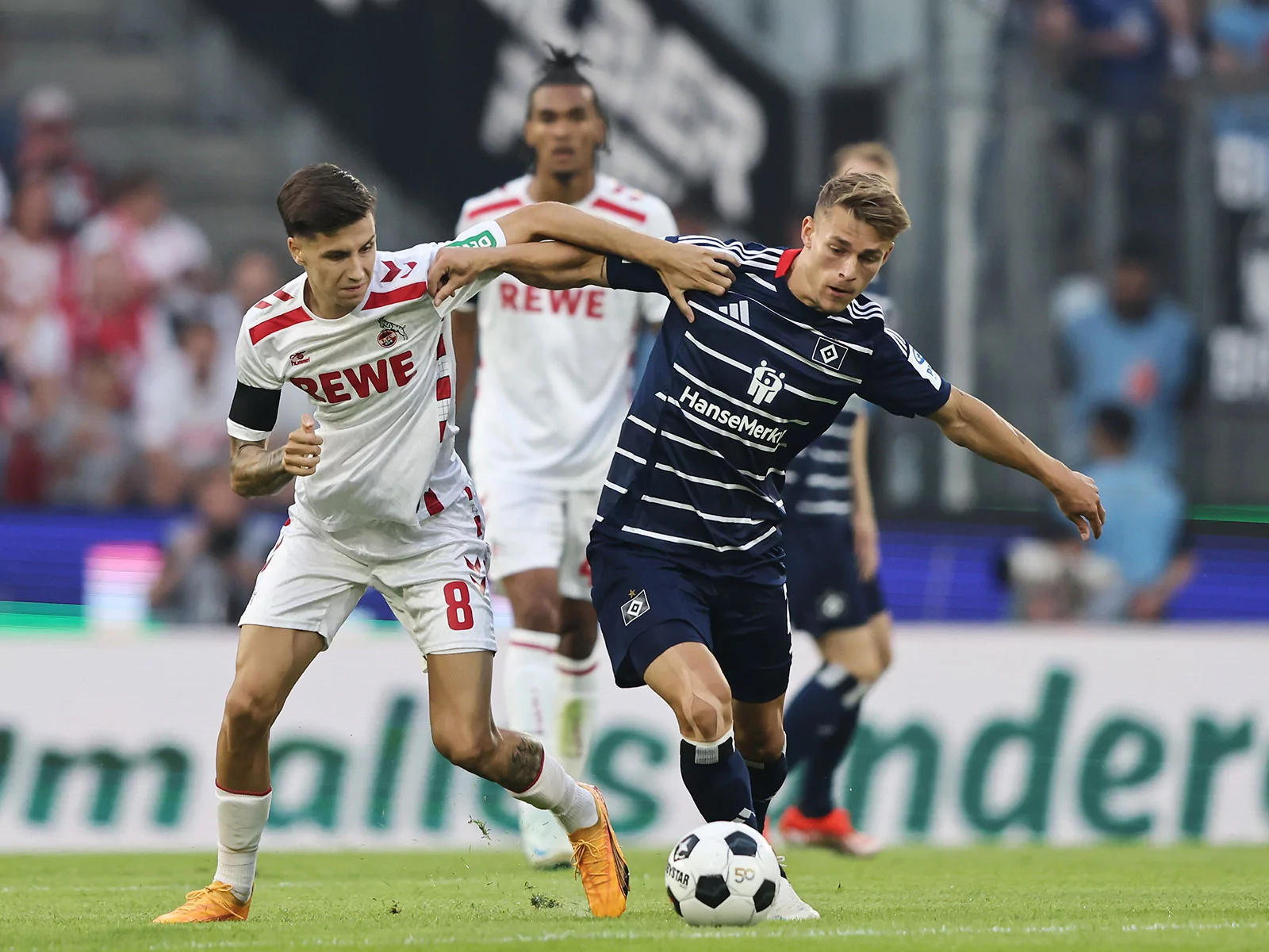 Denis Huseinbasic im Hinspiel gegen den HSV