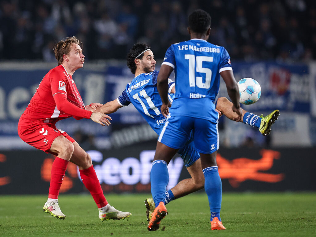 Mathias Olesen vom 1. FC Köln gegen den 1. FC Magdeburg