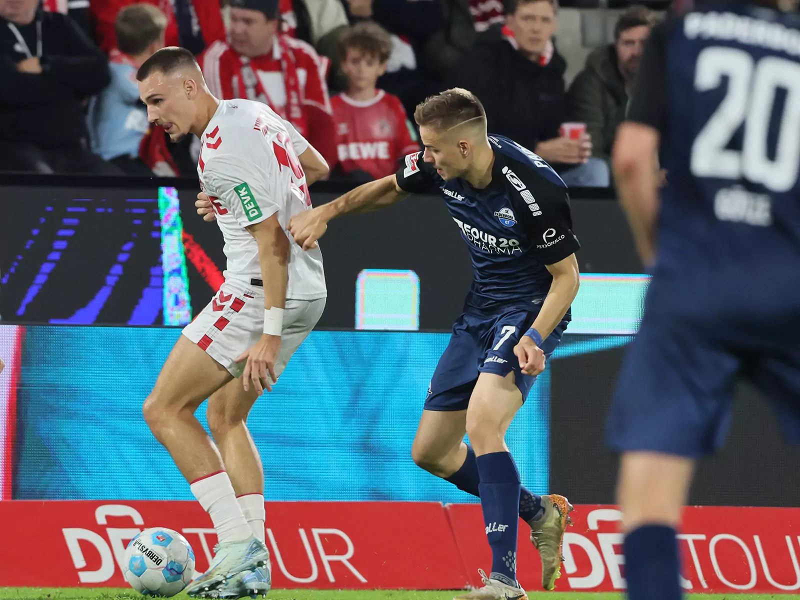 Tim Lemperle gegen den SC Paderborn