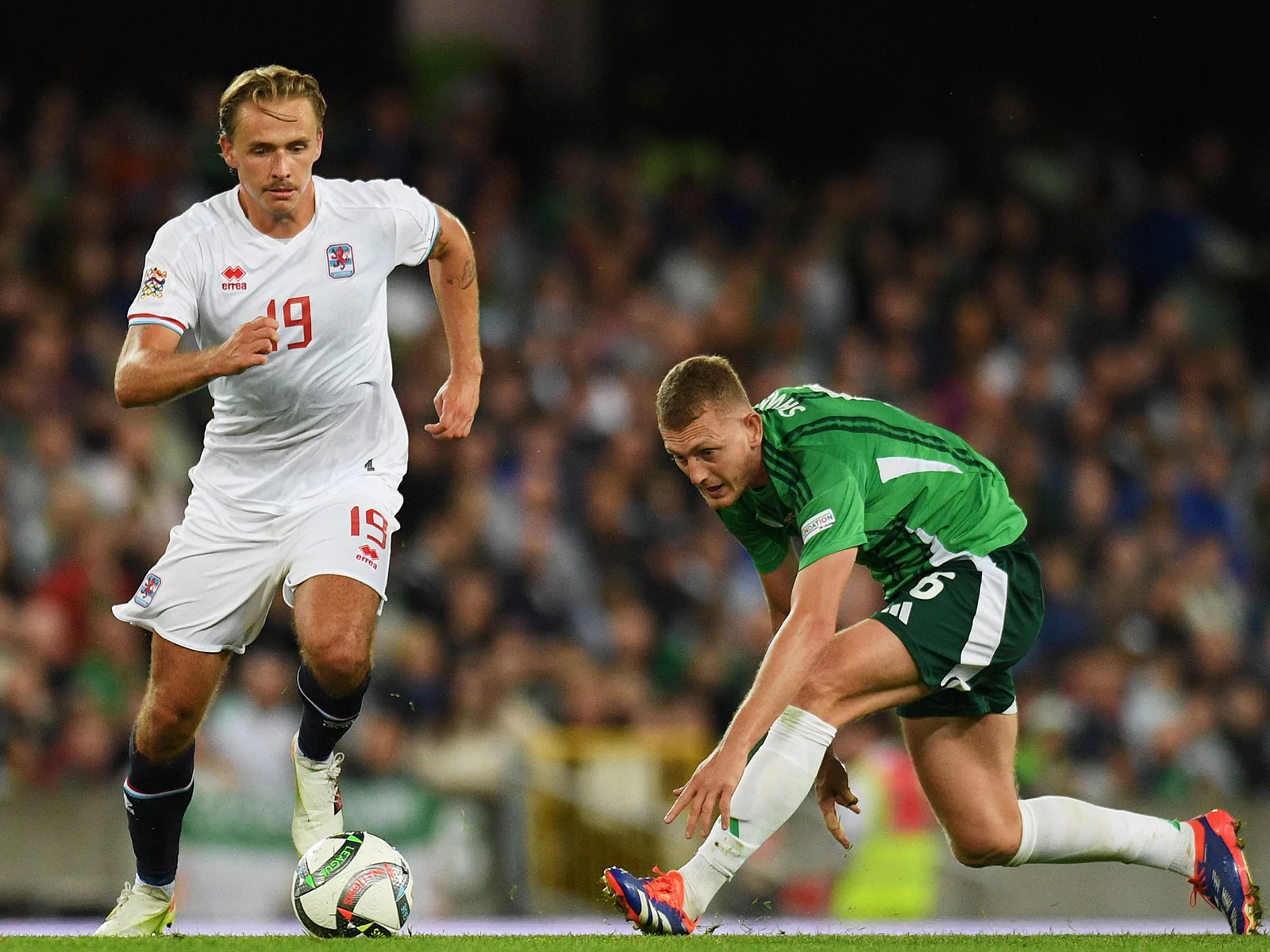 Mathias Olesen im spiel für Luxemburg gegen Irland
