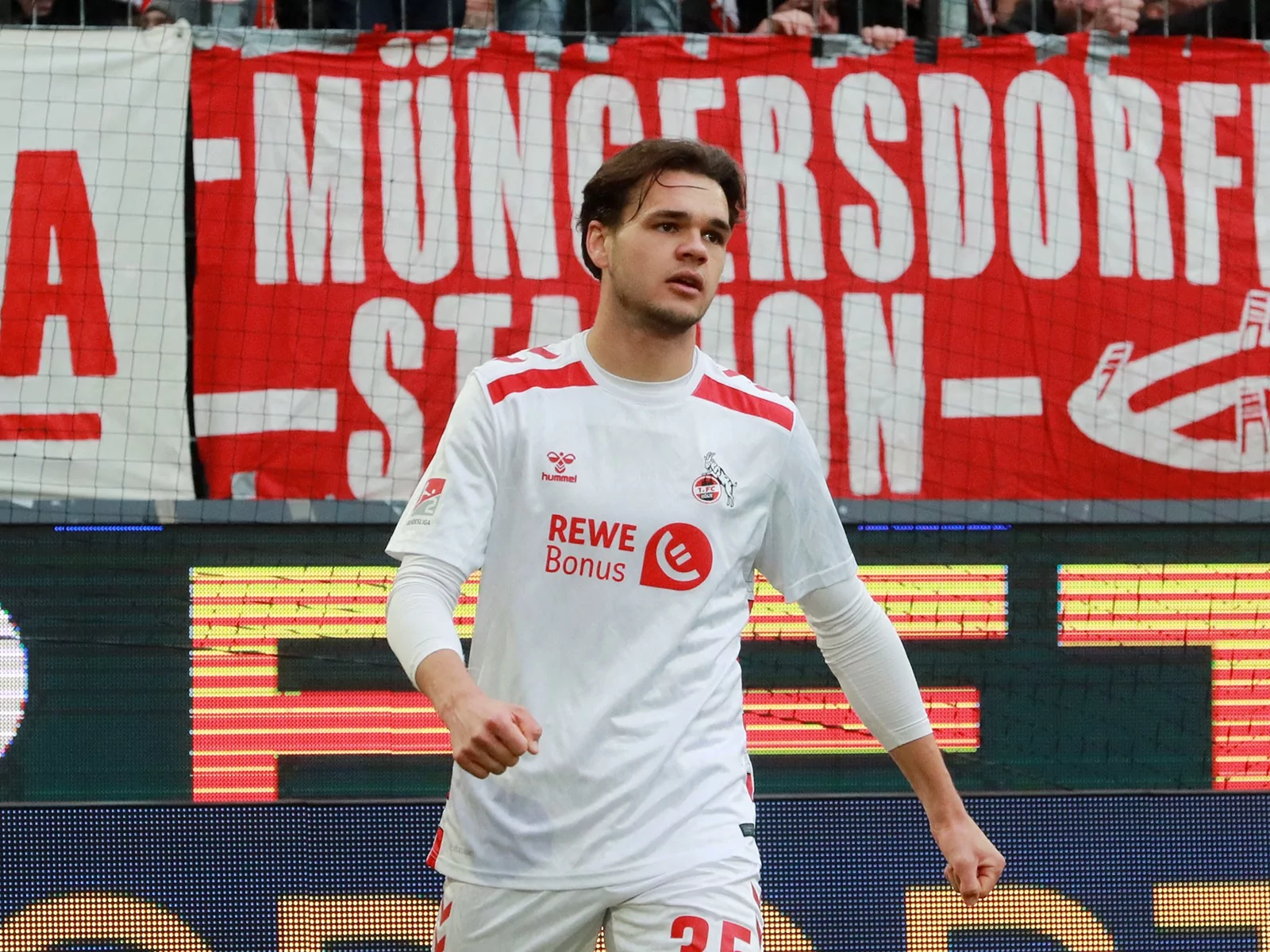 Max Finkgräfe auf der Suche nach der Form