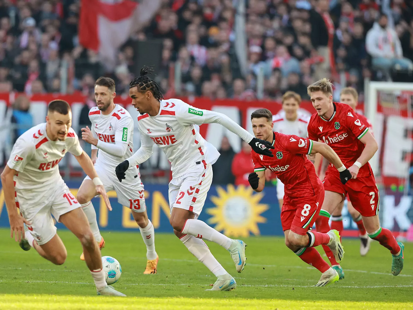 Das Hinspiel zwischen Hannover 96 und dem 1. FC Köln endete 2:2