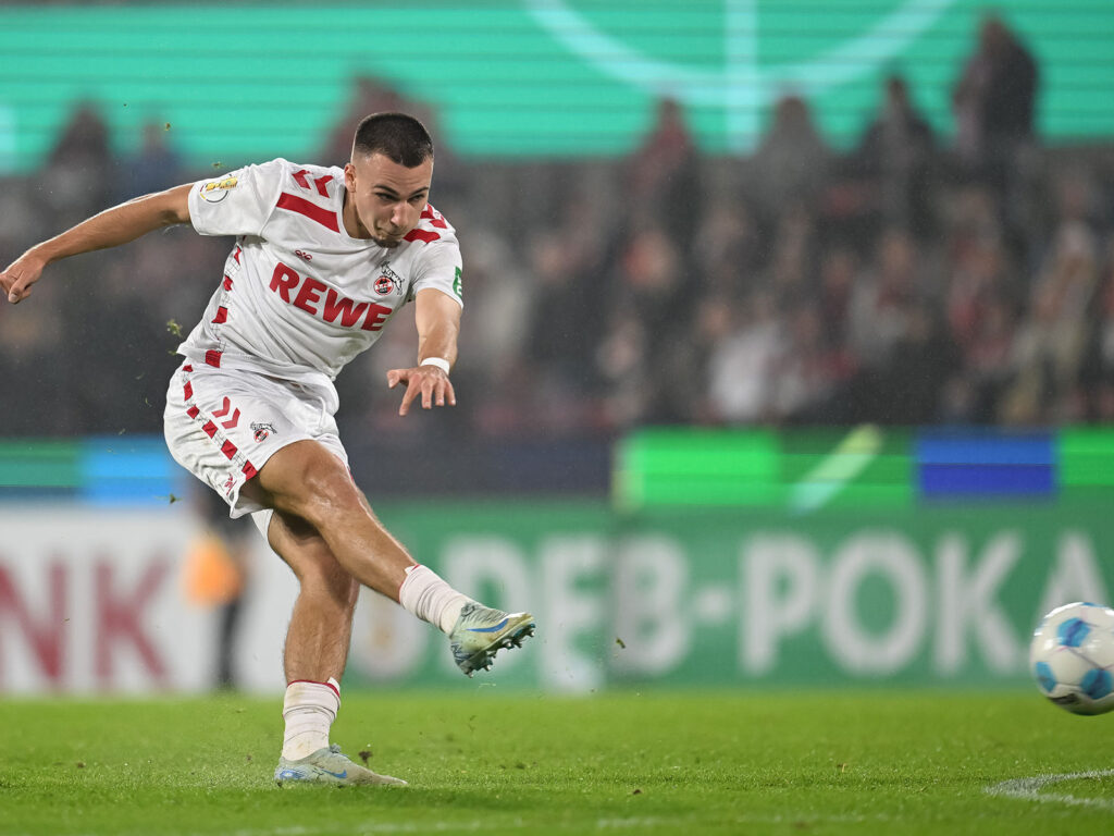 Tim Lemperle beim Torschuss