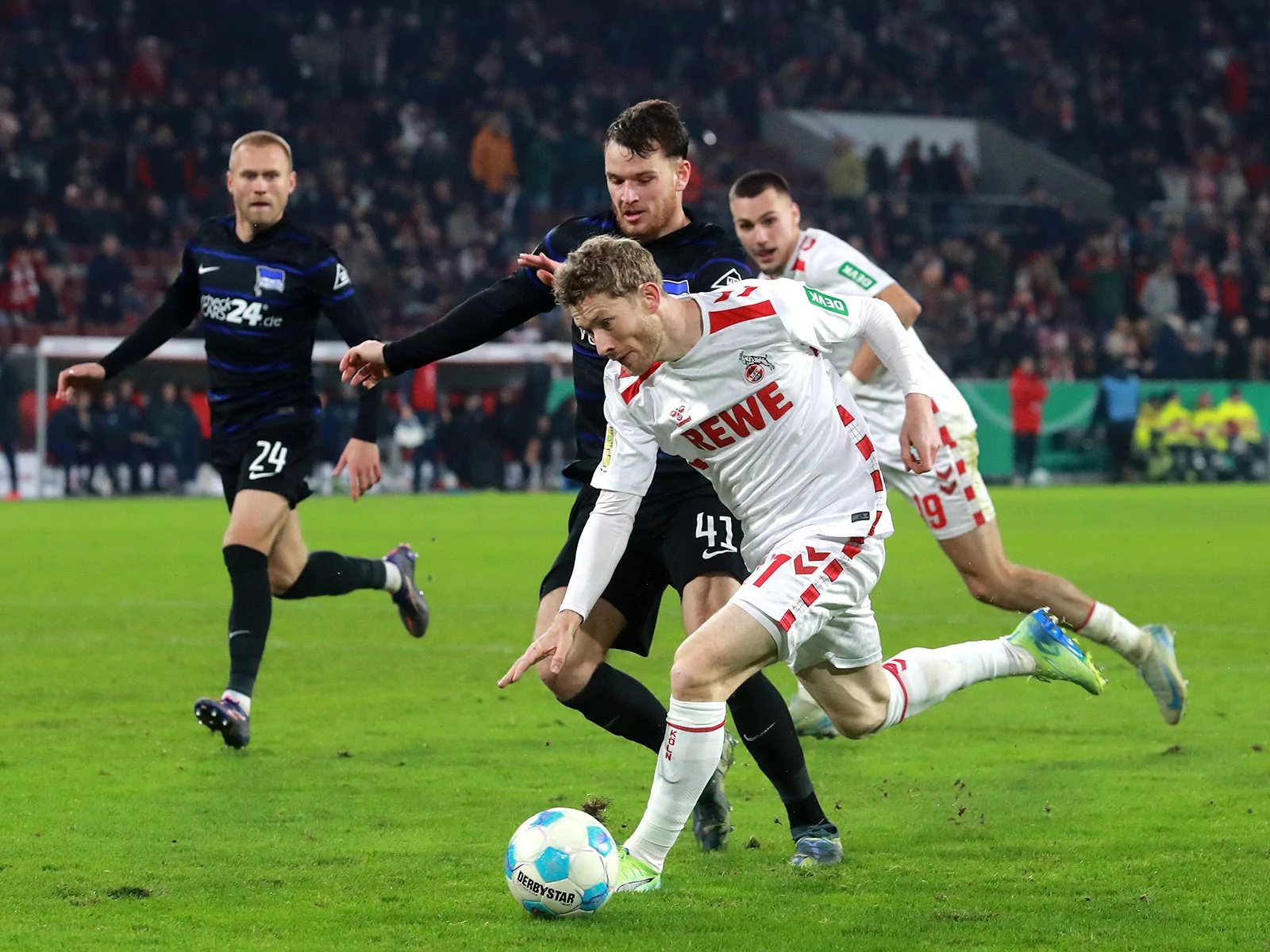 Florian Kainz im Duell gegen Hertha BSC im Dezember