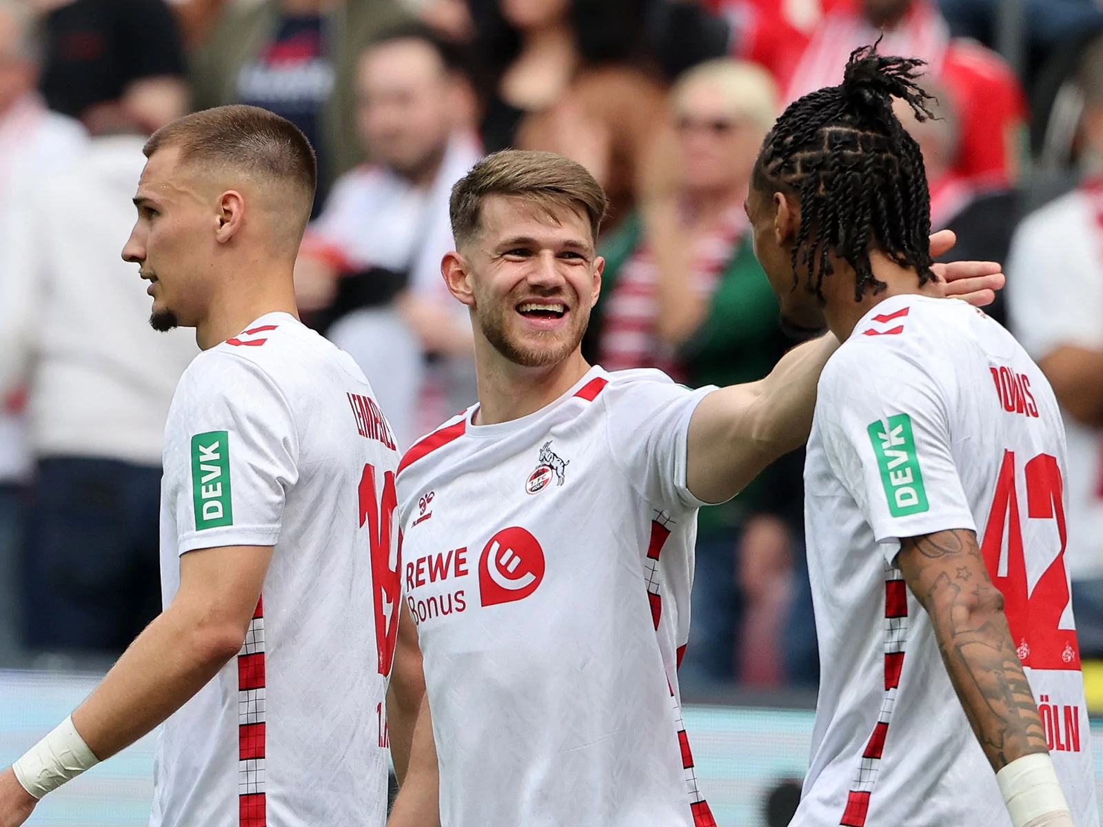 Jan Thielmann gemeinsam mit Damion Downs und Tim Lemperle