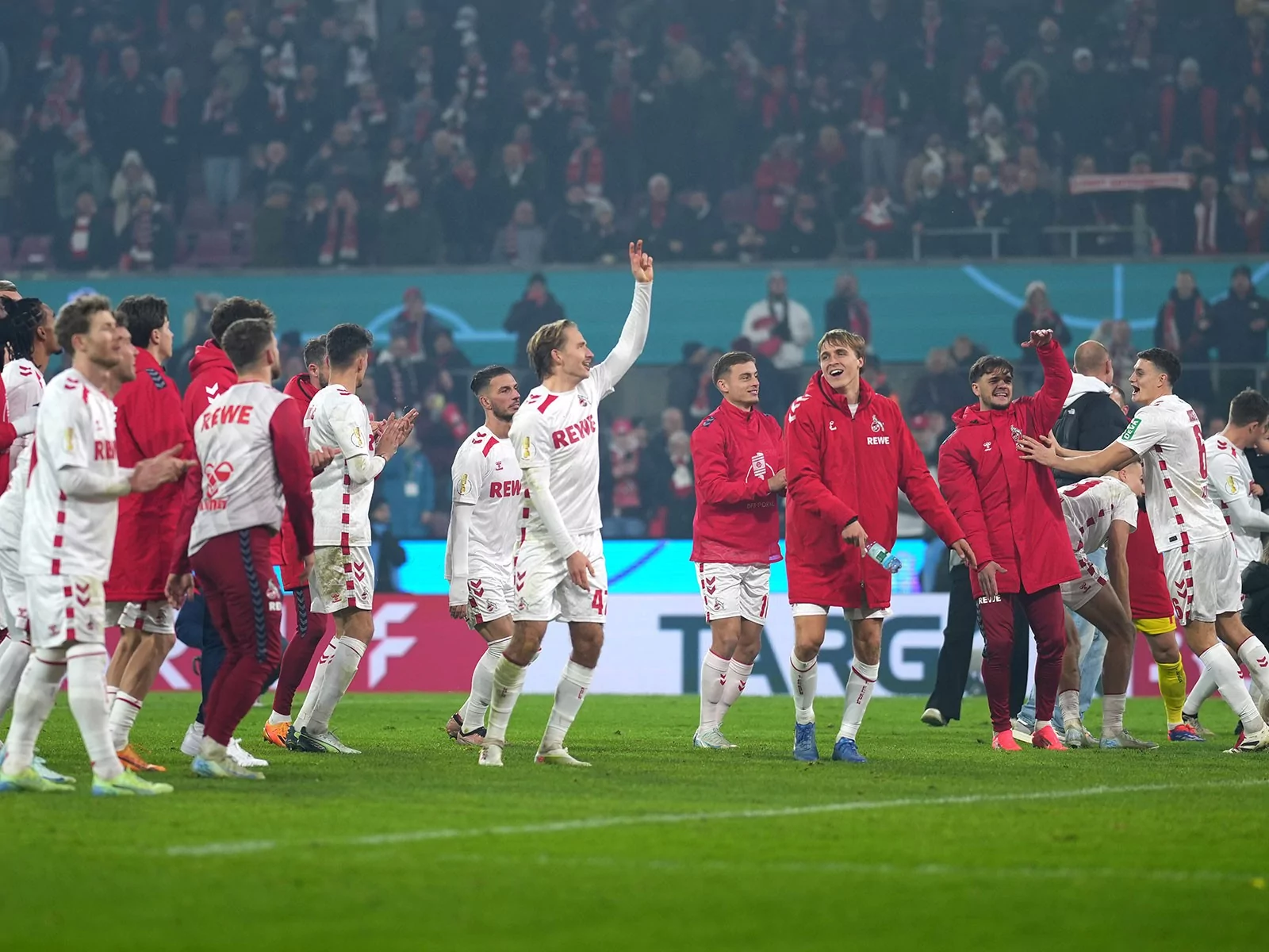 Die Spieler des 1. FC Köln jubeln