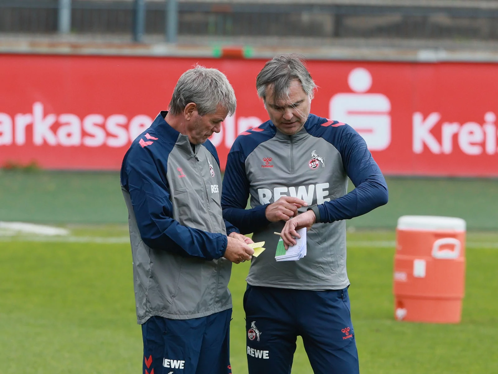 Friedhelm Funkel und Matthias Lust beim Training des 1. FC Köln