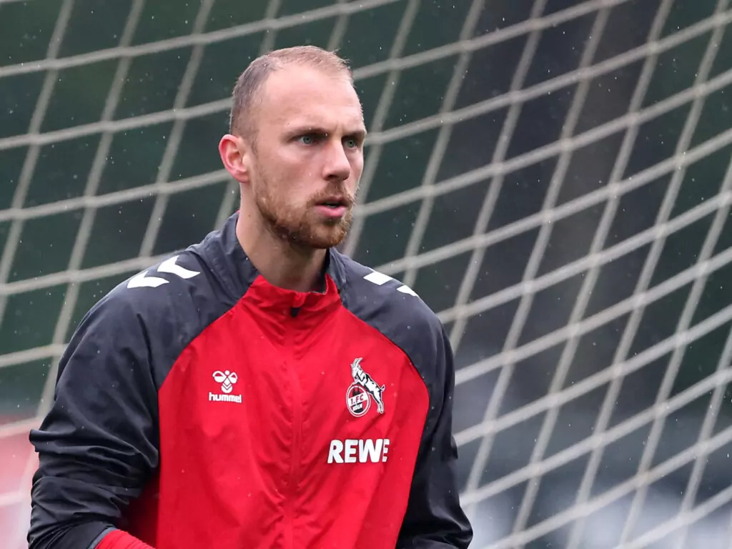 Marvin Schwäbe beim Training des 1. FC Köln
