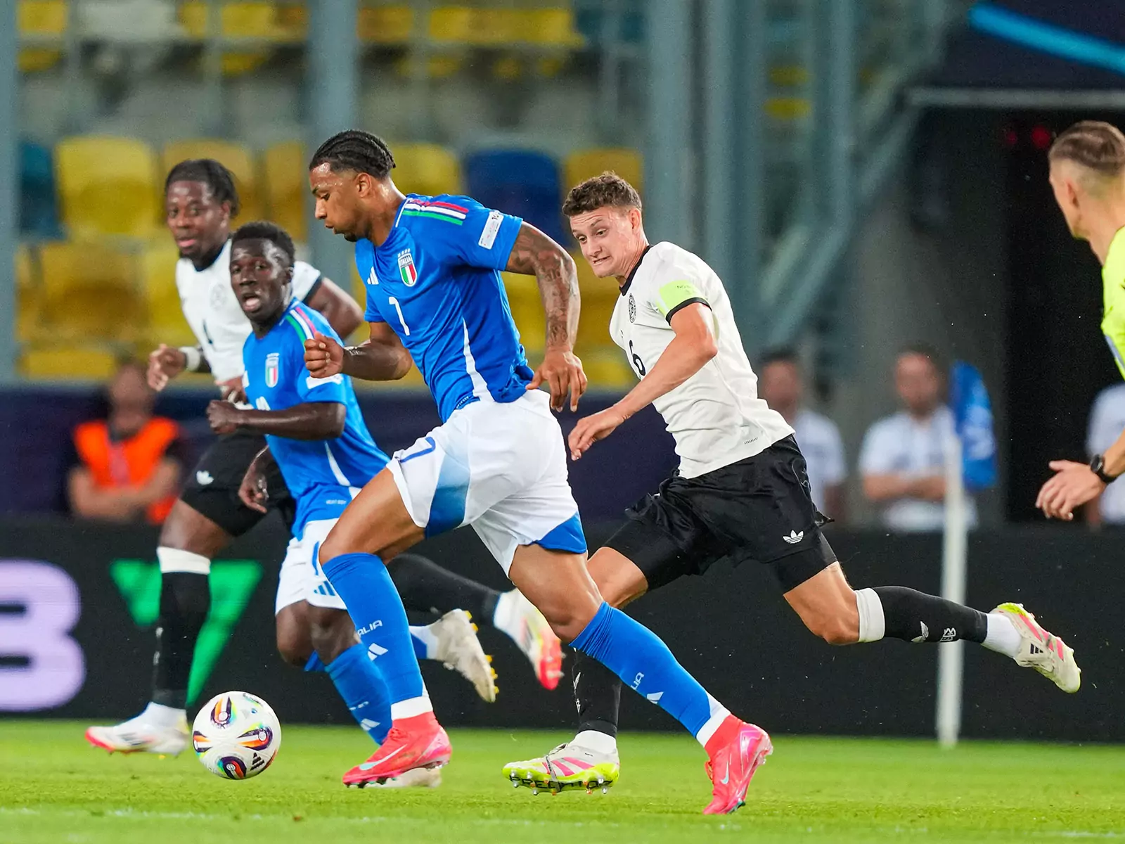 Eric Martel im Duell gegen Italien (Foto: Christian Hofer/GettyImage)