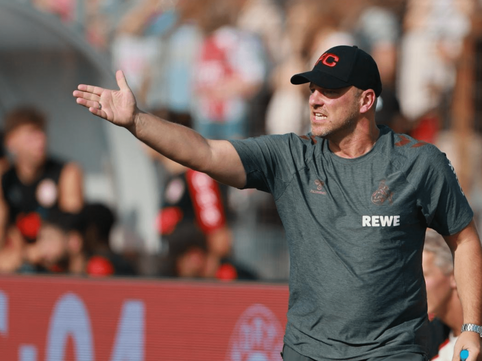 Lukas Kwasniok coacht beim Testspiel gegen Fortuna Köln