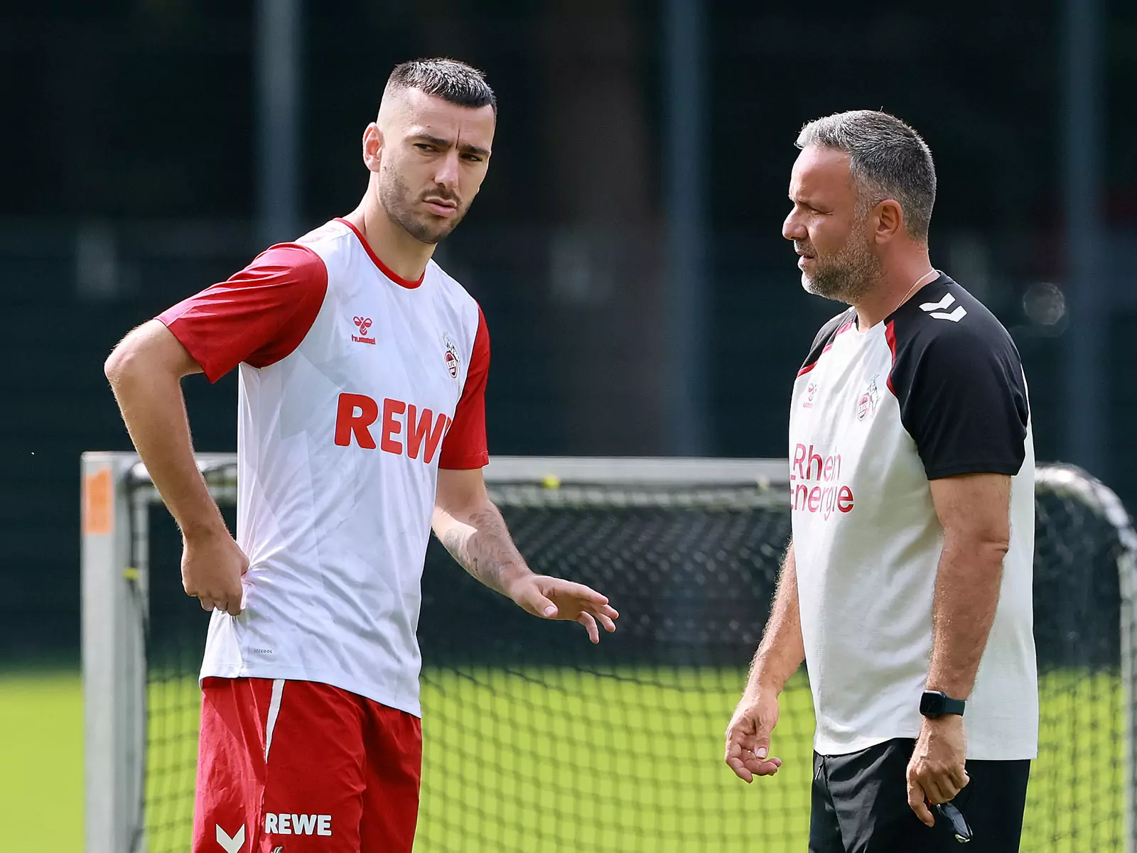 Sargis Adamyan hält sich bei der U21 fit