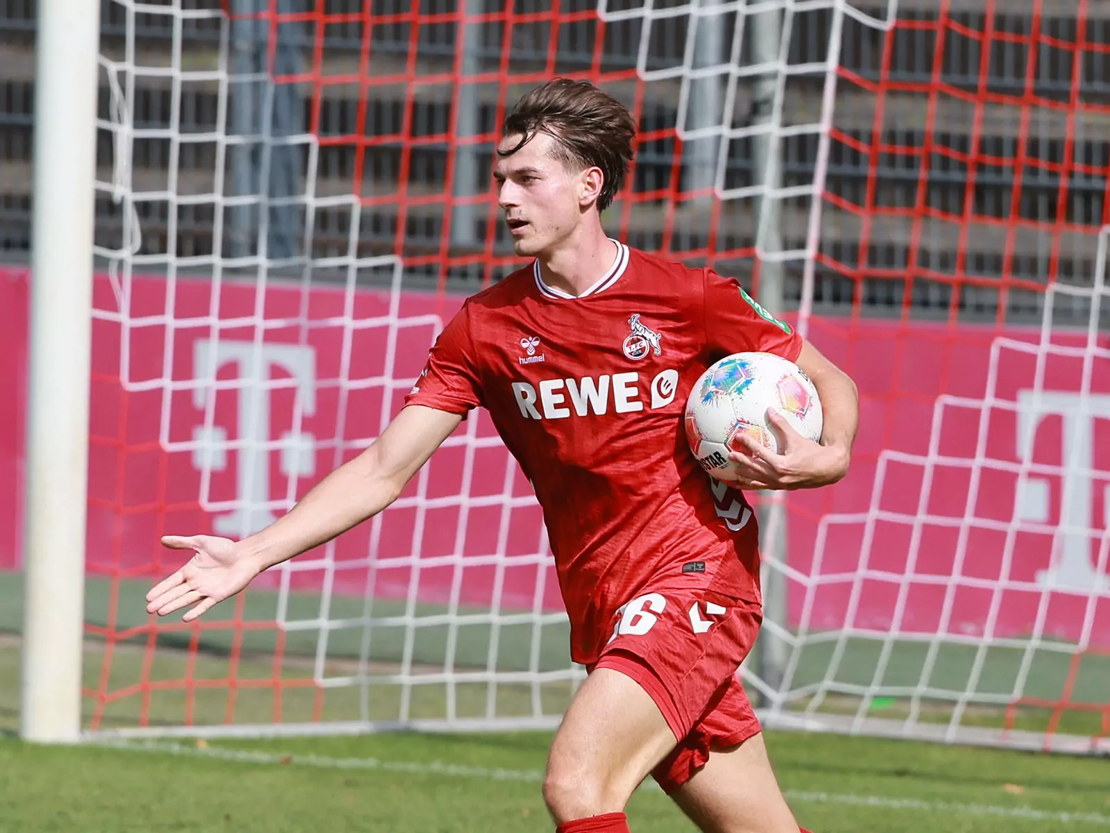 Jakub Kaminski spielt für den 1. FC Köln