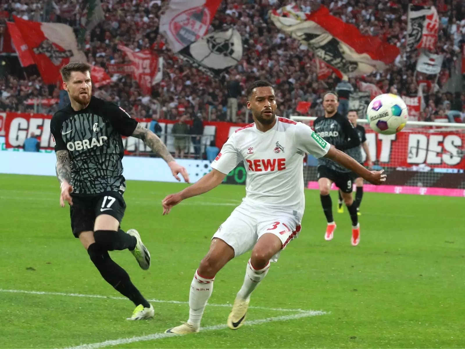 Linton Maina im Spiel gegen den SC Freiburg