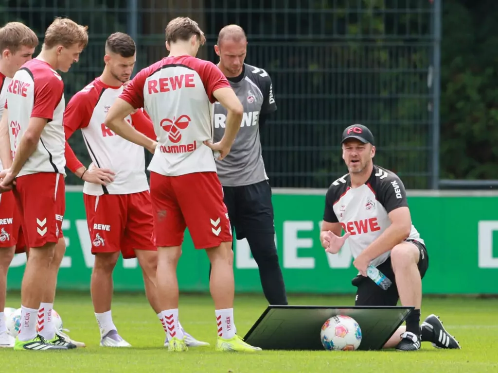 Lukas Kwasniok beim Training des 1. FC Köln