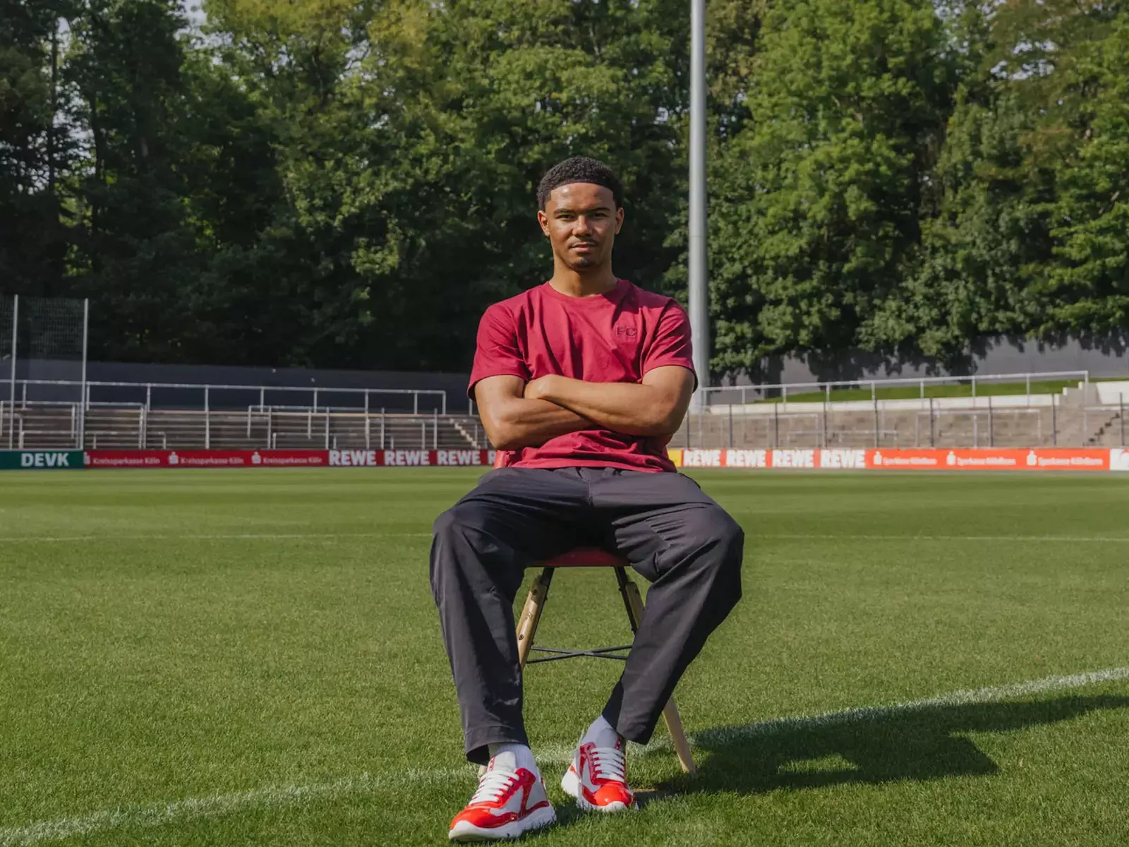 Maik Afri Akumu hat beim FC unterschrieben