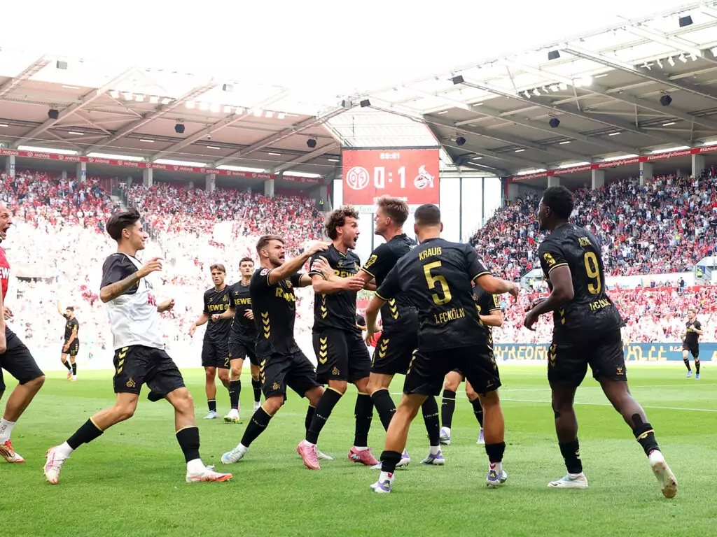 Jubel bei den Spielern des 1. FC Köln nach dem Erfolg über Mainz