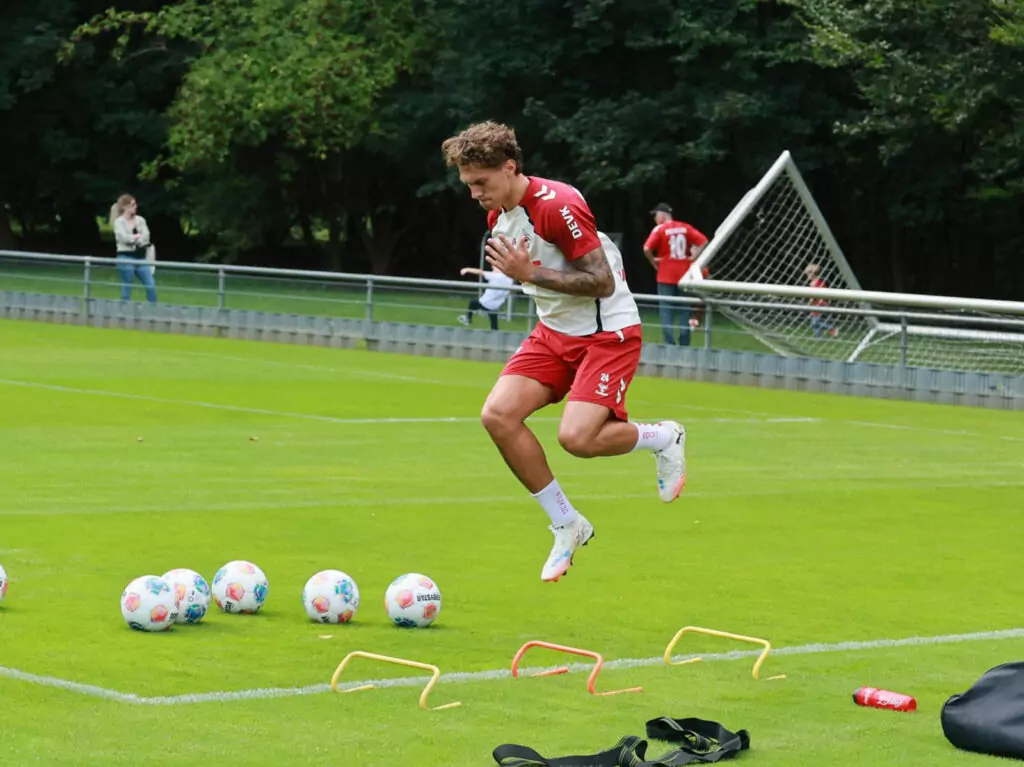 Julian Pauli im Training des 1. FC Köln