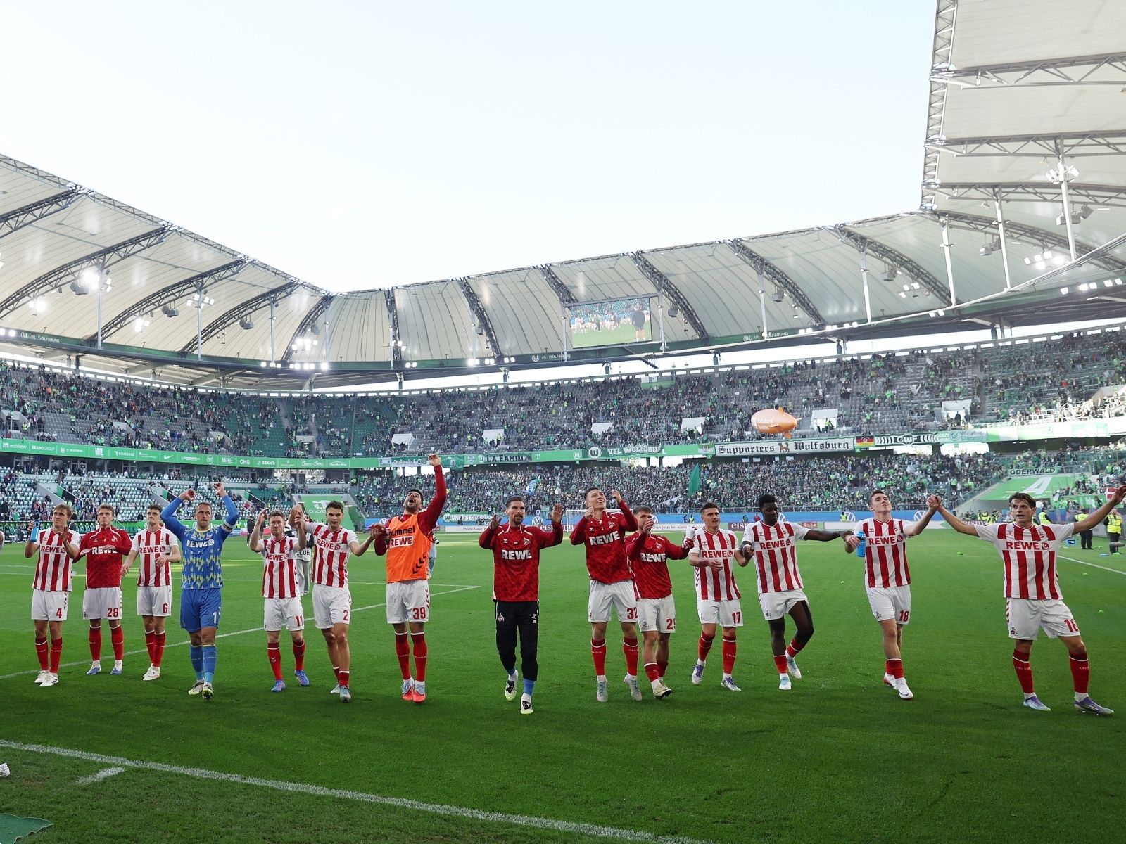 Nach 3:3 des 1. FC Köln: Heimfahrt-Fanfrust nach Nachspielzeit-Spektakel