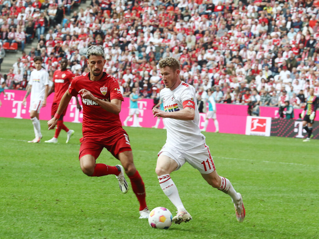 Florian Kainz vom 1. FC Köln im Duell gegen den VfB Stuttgart