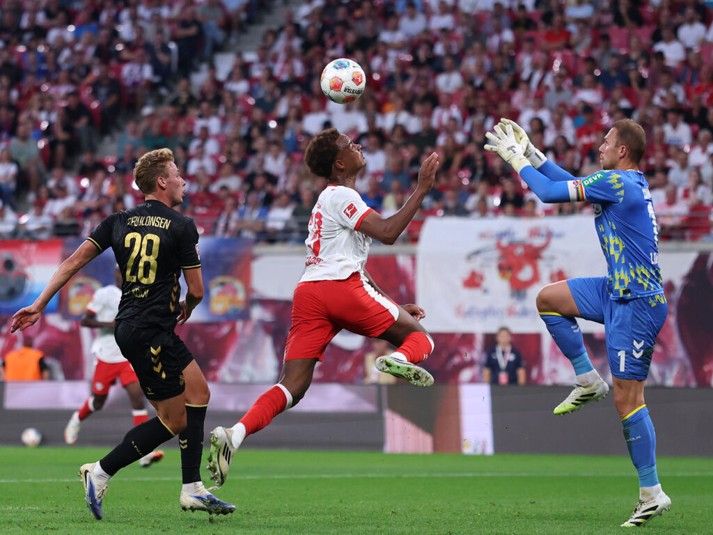 Marvin Schwäbe vom 1. FC Köln gegen RB Leipzig